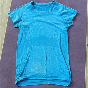 Lululemon Athletica Blue Fitted Short Sleeve T-Shirt 8